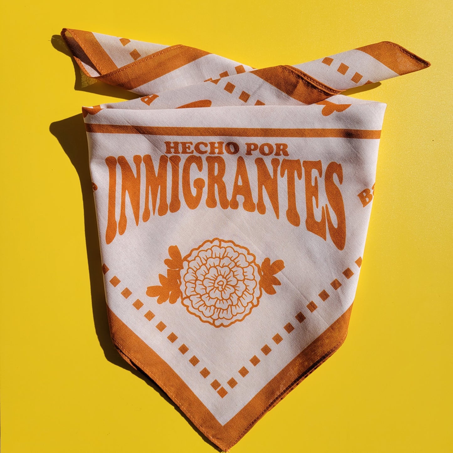 Hecho Por Inmigrantes Bandana