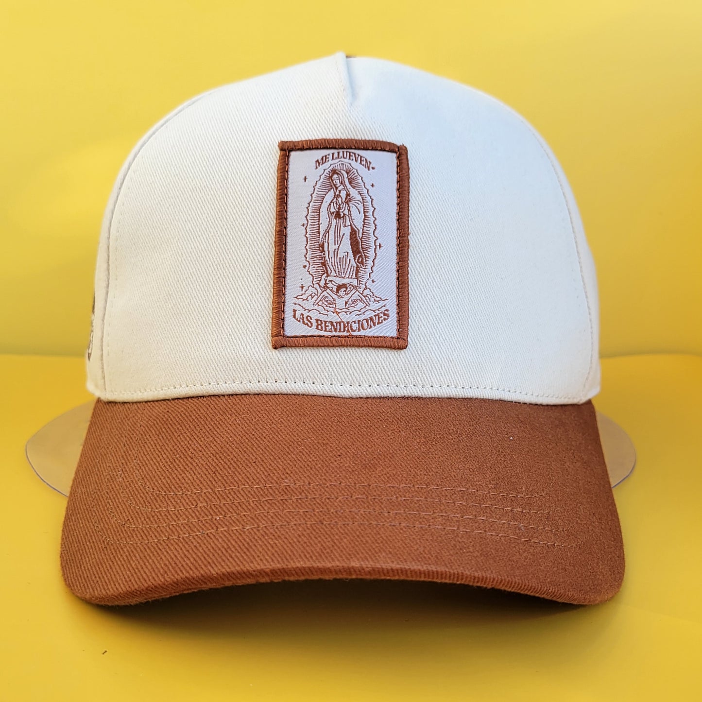 Me Llueven Las Bendiciones Cap