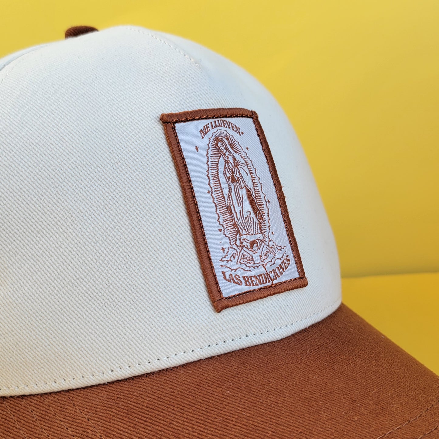 Me Llueven Las Bendiciones Cap