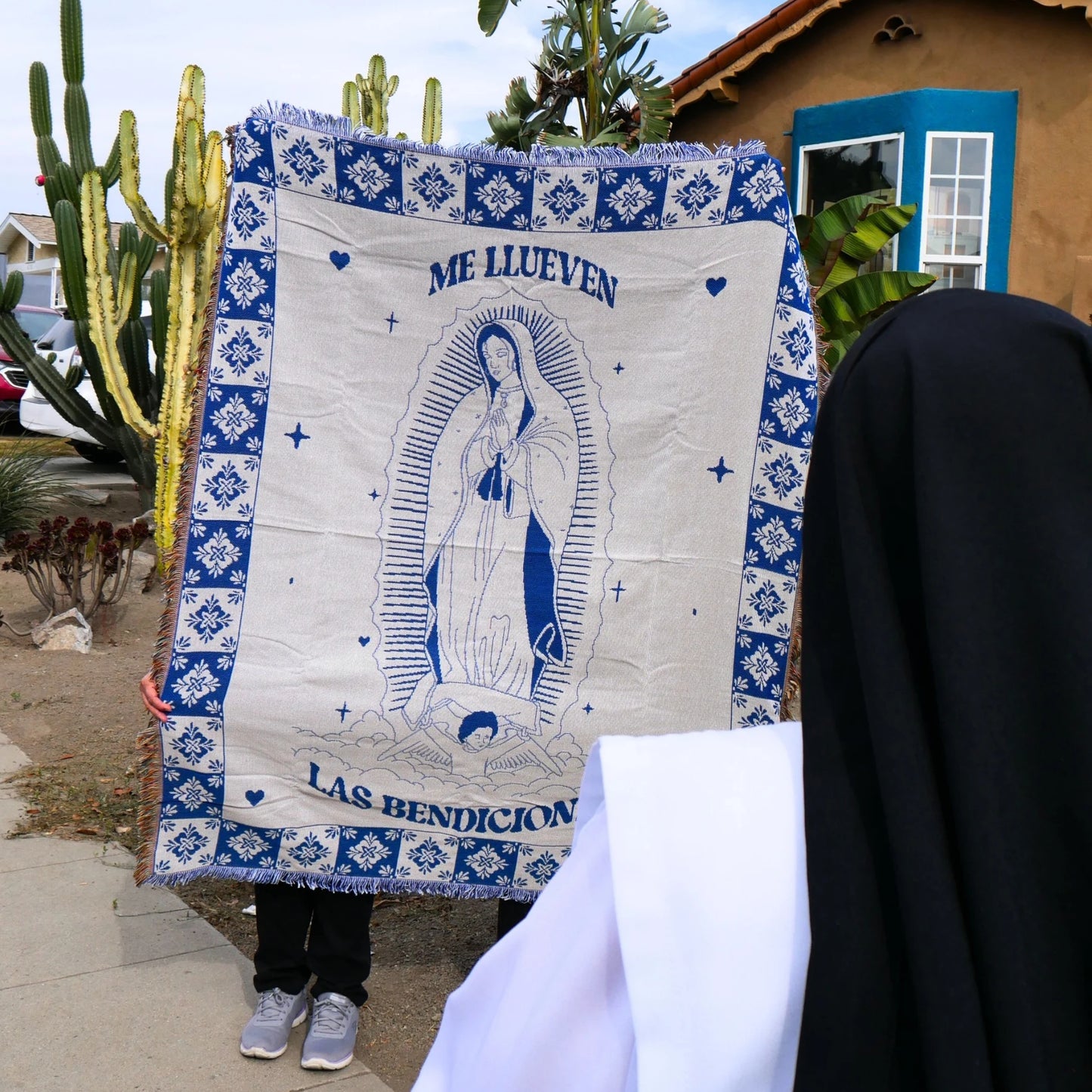 Me Llueven Las Bendiciones Woven Blanket