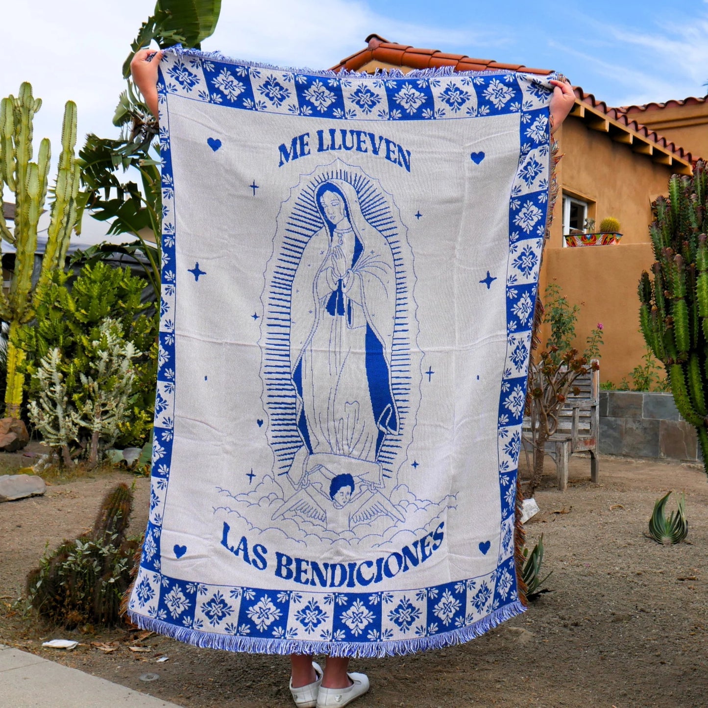 Me Llueven Las Bendiciones Woven Blanket