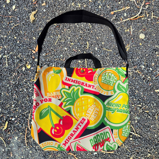 HECHO POR INMIGRANTES Tote Bag