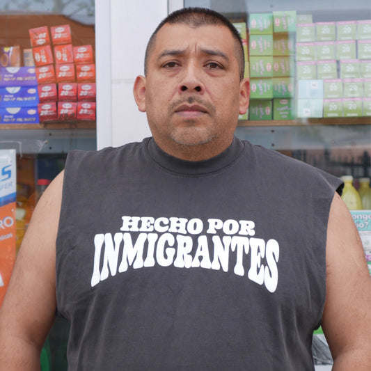 Hecho Por Inmigrantes: Frutas Sleeveless Shirt